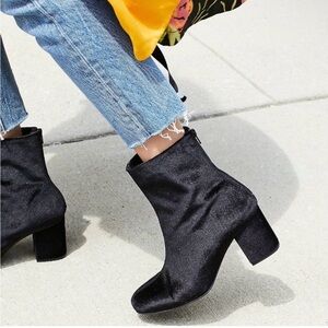 Elegant Black Ankle Boots